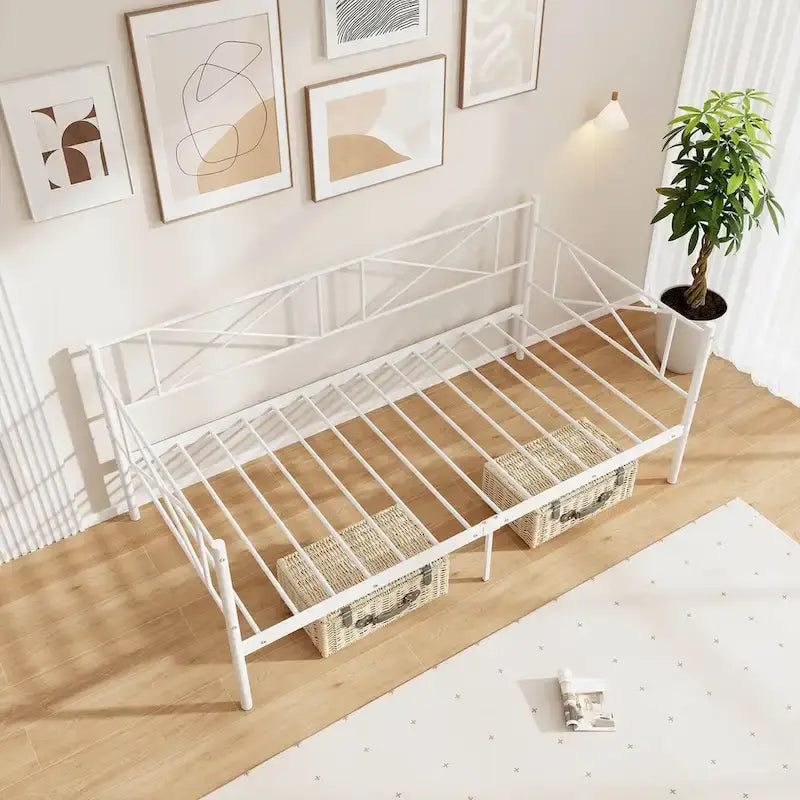 Lit de jour moderne en métal, taille double, plateforme avec structure métallique robuste