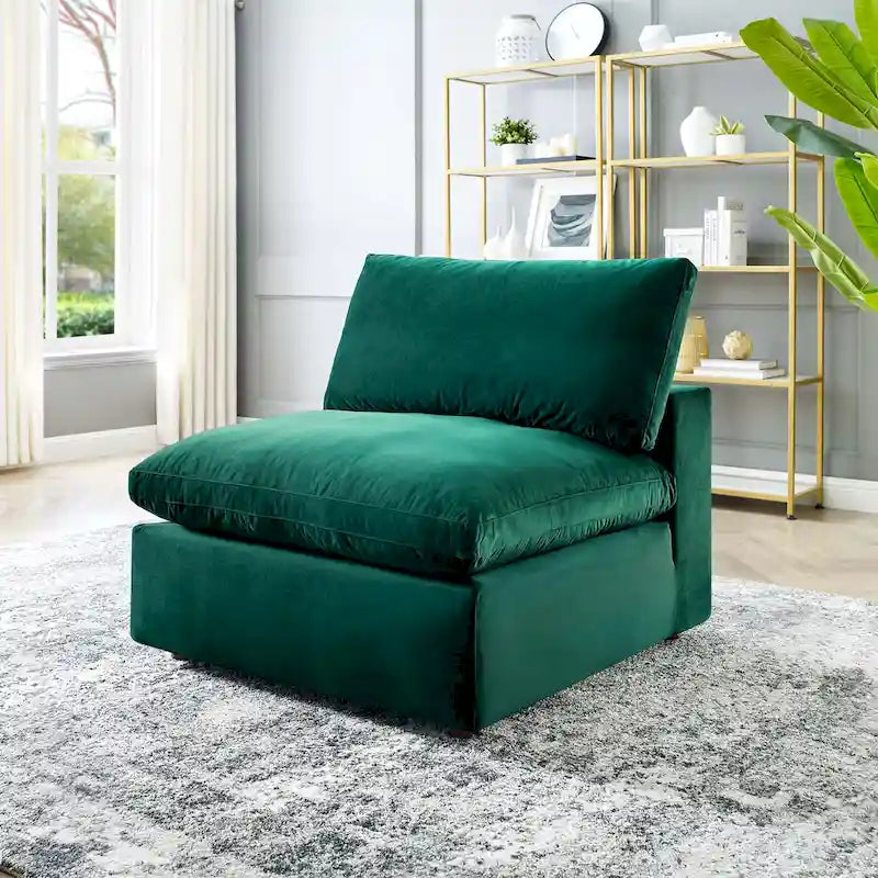 Fauteuil sans accoudoirs en velours haute performance garni de duvet et surpiqué